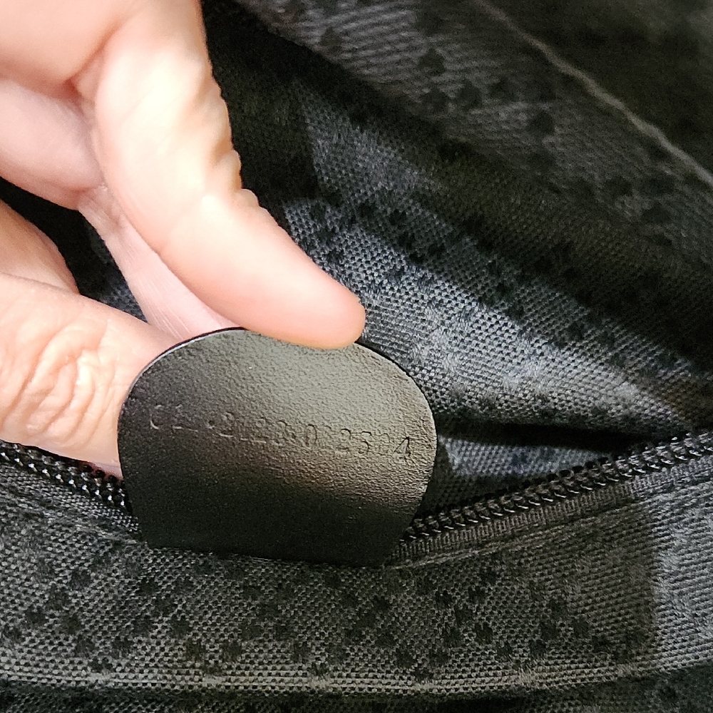 GUCCI Black Unisex Shoulder Strap Nylon Work Bag - Picture 14 of 17